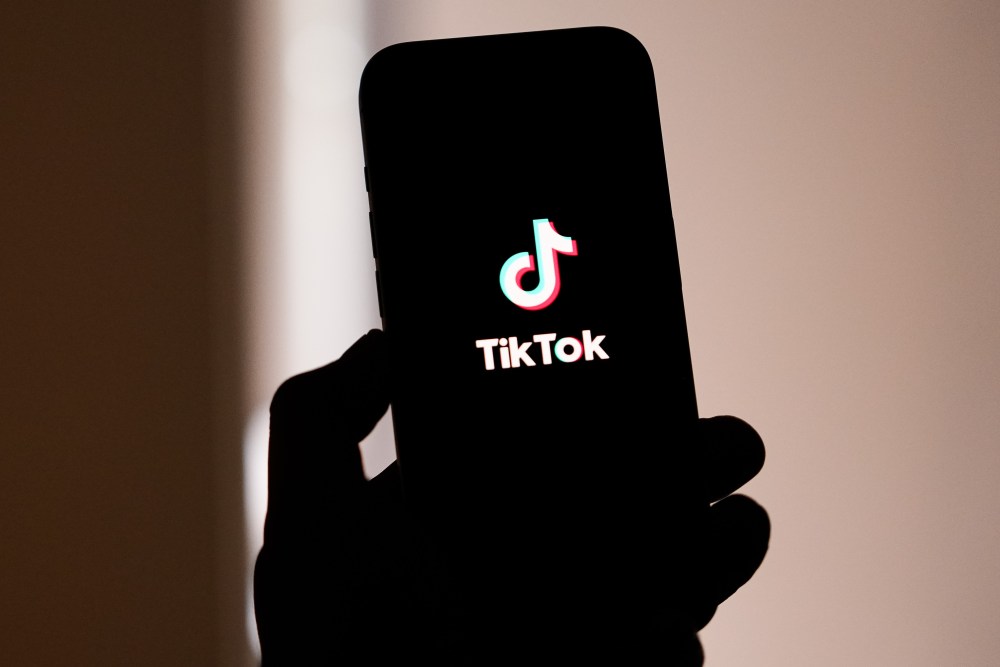 特朗普下令成立美国主权财富基金，称可能收购 TikTok